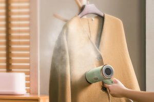 5 Setrika Uap Terbaik 2024, Cepat dan Tidak Bikin Baju Rusak