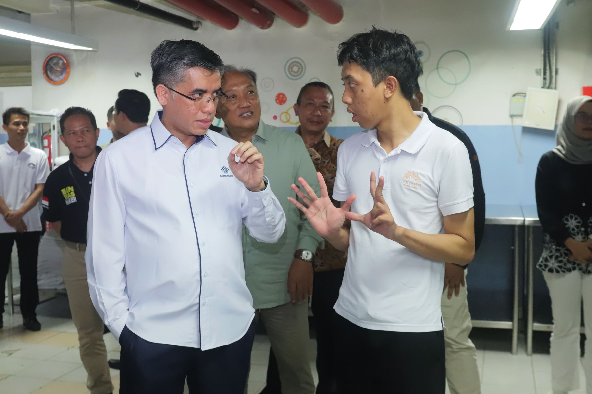 Menaker Sanjung Penerapan Norma Ketenagakerjaan Trans Luxury Hotel di Libur Nataru