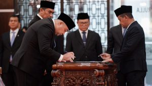 Pesan Menteri Bahlil Lahadalia usai Lantik Dirjen Migas dan Kepala BPMA