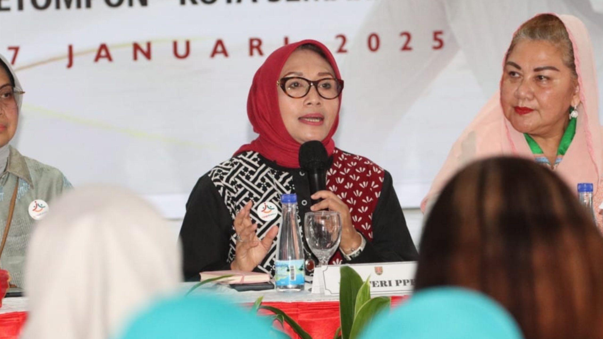 Menteri PPPA Diskusi dengan Masyarakat saat Kunjungi Kelurahan Petompon Semarang