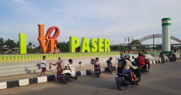 alun alun paser