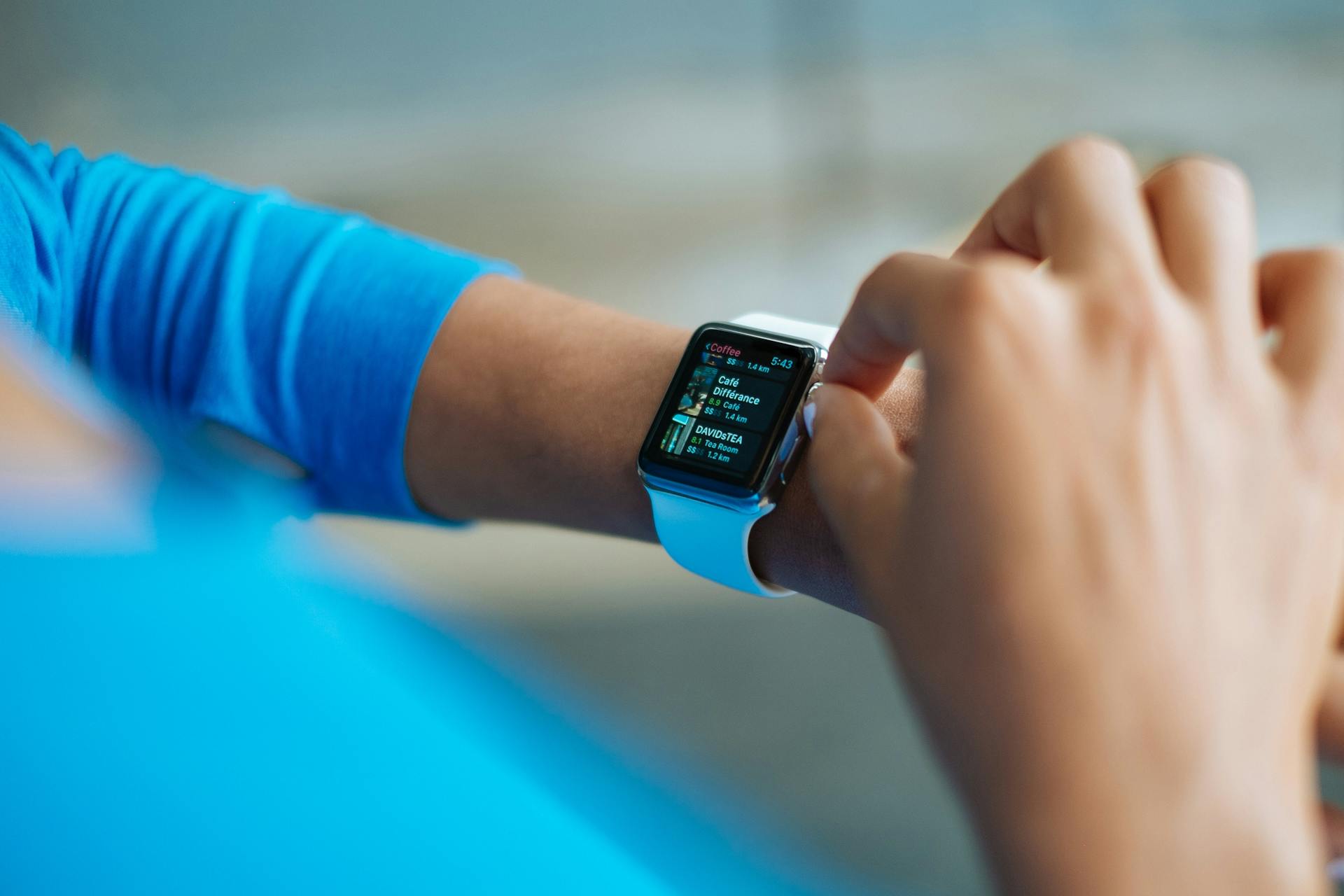4 Smartwatch Anti Air, Cocok Dipakai di Musim Hujan
